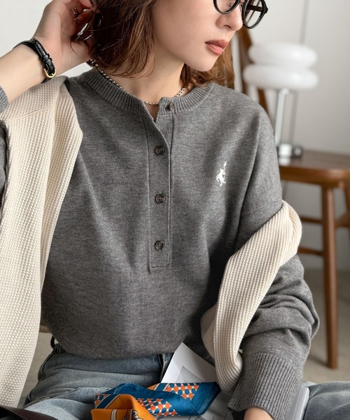 Java(ジャバ)の「《JaVaジャバコラボ》顔周りスッキリ&胸元刺繍で映える♪配色刺繍ヘンリーネックニット(ニット/セーター・レディース・ブラウン/ブラック×ホワイト/グレー×ホワイト/グレイッシュベージュ/アイボリー・LARGE/MEDIUM/X-LARGE/SMALL)」の21枚目の写真