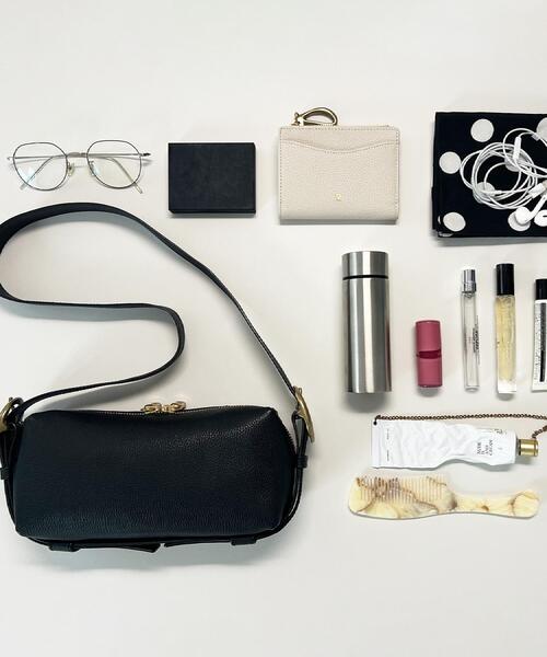 TOFF&LOADSTONE（トフアンドロードストーン）の「【STORY 2月号掲載】Easy（イージー）S（ショルダーバッグ・レディース・ブラック/ホワイト系/グレー系その他6/ブラウン系その他2/サンドベージュ/マスタード/シルバー・00）」の15枚目の写真