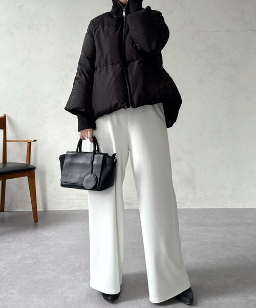 24AW 美品✨BEARDSLEY ビアズリー ジップフレアダウンジャケット 黒 24AW 美品✨BEARDSLEY ビアズリー ジップフレアダウンジャケット 黒