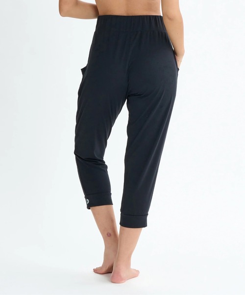 ROXY(ロキシー)の「RELAX LOOSE PANTS/ロキシー速乾ウエストゴムヨガパンツ(その他パンツ・レディース・マルチ/ブラック・SMALL/LARGE/MEDIUM)」の12枚目の写真