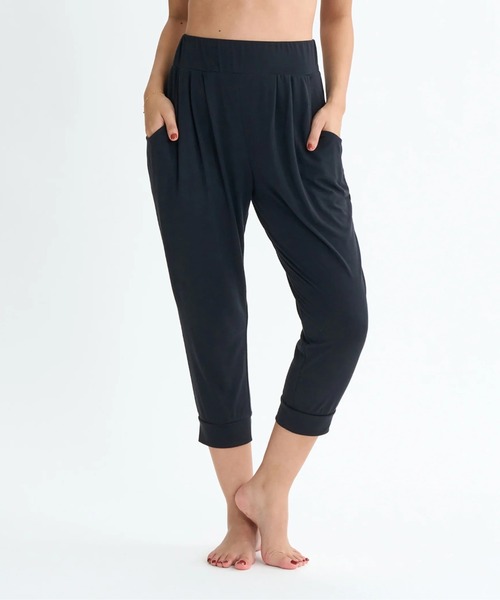 ROXY(ロキシー)の「RELAX LOOSE PANTS/ロキシー速乾ウエストゴムヨガパンツ(その他パンツ・レディース・マルチ/ブラック・SMALL/LARGE/MEDIUM)」の11枚目の写真