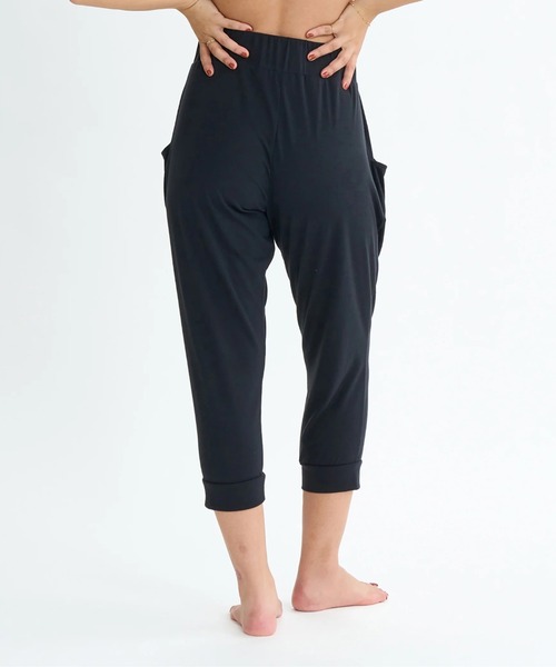 ROXY(ロキシー)の「RELAX LOOSE PANTS/ロキシー速乾ウエストゴムヨガパンツ(その他パンツ・レディース・マルチ/ブラック・SMALL/LARGE/MEDIUM)」の10枚目の写真