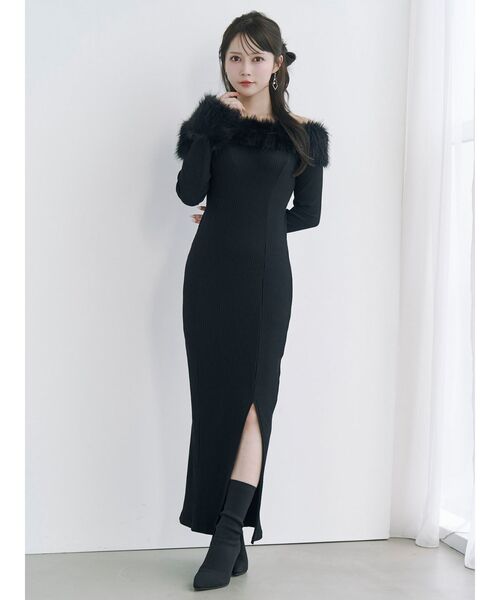 EATME（イートミー）の「フェイクファーオフショルロングワンピース（ワンピース・レディース・ブラウン/ネイビー/アイボリー/ブラック・FREE）」の5枚目の写真