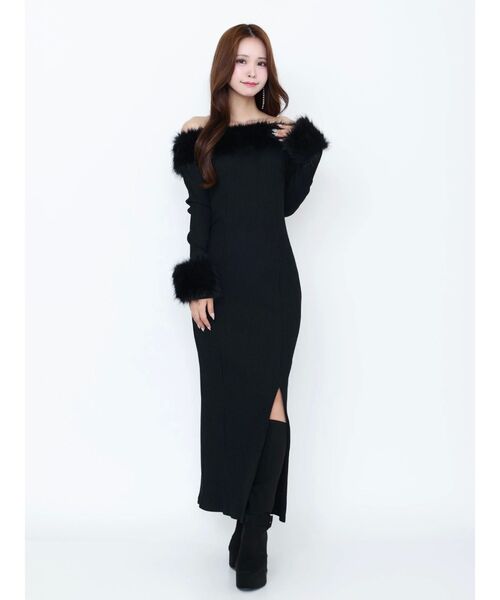 EATME（イートミー）の「フェイクファーオフショルロングワンピース（ワンピース・レディース・ブラウン/ネイビー/アイボリー/ブラック・FREE）」の14枚目の写真