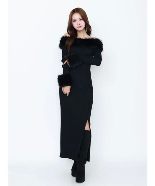 EATME（イートミー）の「フェイクファーオフショルロングワンピース（ワンピース・レディース・ブラウン/ネイビー/アイボリー/ブラック・FREE）」の16枚目の写真