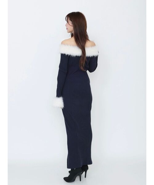 EATME（イートミー）の「フェイクファーオフショルロングワンピース（ワンピース・レディース・ブラウン/ネイビー/アイボリー/ブラック・FREE）」の22枚目の写真