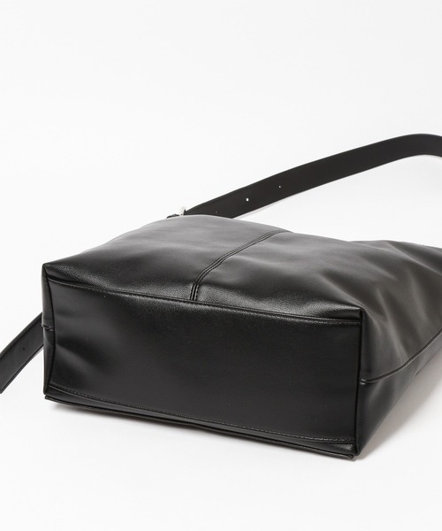 LOWRYS FARM（ローリーズファーム）の「ミドルワンショルダーＢＡＧ　580171（ショルダーバッグ・レディース・ベージュ/ブラウン/ブラック・FREE）」の12枚目の写真