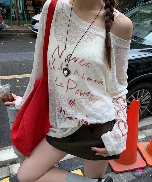 GEMEDA(ジェメダ)の「英字プリントシアーロングTシャツ(Tシャツ/カットソー・レディース・ホワイト系その他/ホワイト/ブラック/ベージュ/ブラック系・M)」の2枚目の写真