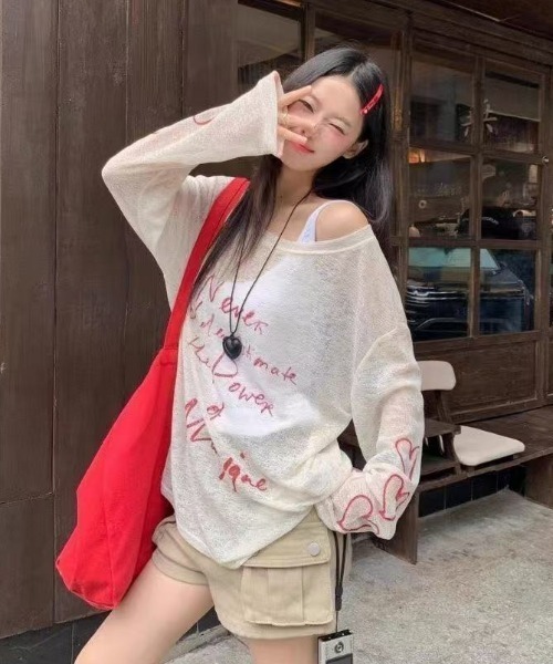 GEMEDA(ジェメダ)の「英字プリントシアーロングTシャツ(Tシャツ/カットソー・レディース・ホワイト系その他/ホワイト/ブラック/ベージュ/ブラック系・M)」の7枚目の写真