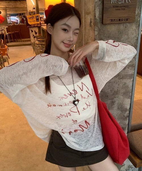GEMEDA(ジェメダ)の「英字プリントシアーロングTシャツ(Tシャツ/カットソー・レディース・ホワイト系その他/ホワイト/ブラック/ベージュ/ブラック系・M)」の15枚目の写真