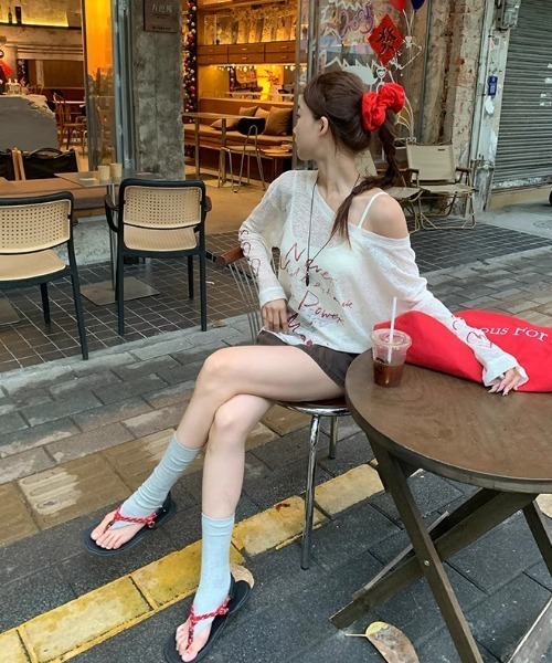 GEMEDA(ジェメダ)の「英字プリントシアーロングTシャツ(Tシャツ/カットソー・レディース・ホワイト系その他/ホワイト/ブラック/ベージュ/ブラック系・M)」の16枚目の写真