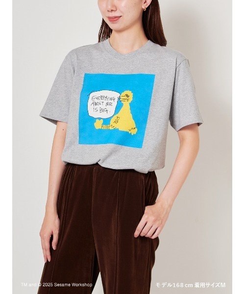 SESAME STREET(セサミストリート)の「【SESAME STREET MARKET×オガワナツミ】オリジナルアート Tシャツ(Tシャツ/カットソー・レディース・オフホワイト/グレー/ブルー/イエロー/ブラック・M/L)」の3枚目の写真