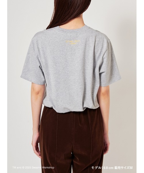 SESAME STREET(セサミストリート)の「【SESAME STREET MARKET×オガワナツミ】オリジナルアート Tシャツ(Tシャツ/カットソー・レディース・オフホワイト/グレー/ブルー/イエロー/ブラック・M/L)」の6枚目の写真