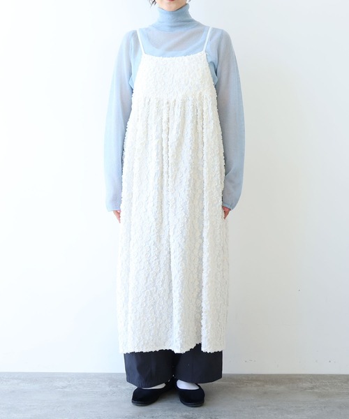 yuni（ユニ　）の「hana dot ジャカード キャミソールワンピース（ジャンパースカート・レディース・ブラック/アイボリー・FREE）」の9枚目の写真