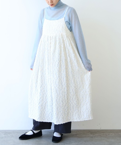 yuni（ユニ　）の「hana dot ジャカード キャミソールワンピース（ジャンパースカート・レディース・ブラック/アイボリー・FREE）」の6枚目の写真