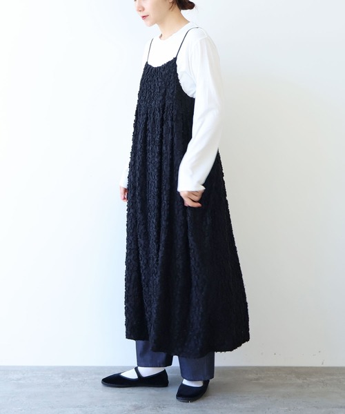 yuni（ユニ　）の「hana dot ジャカード キャミソールワンピース（ジャンパースカート・レディース・ブラック/アイボリー・FREE）」の22枚目の写真