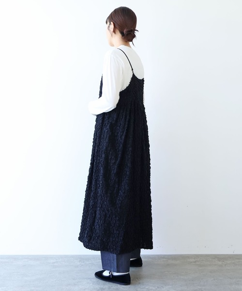 yuni（ユニ　）の「hana dot ジャカード キャミソールワンピース（ジャンパースカート・レディース・ブラック/アイボリー・FREE）」の17枚目の写真