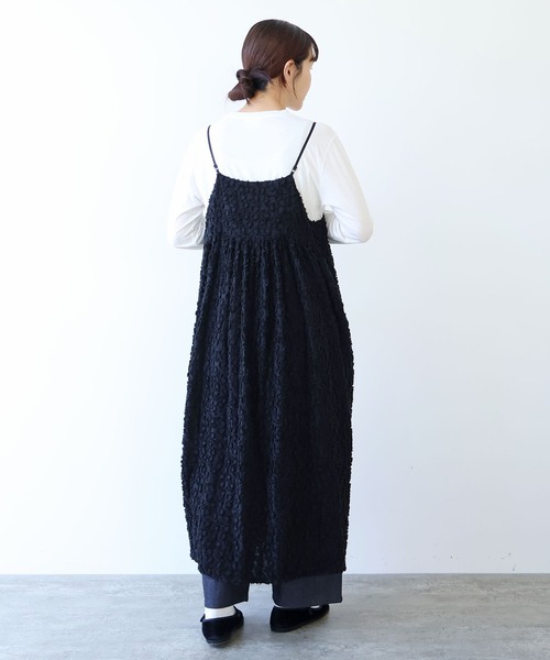 yuni（ユニ　）の「hana dot ジャカード キャミソールワンピース（ジャンパースカート・レディース・ブラック/アイボリー・FREE）」の13枚目の写真