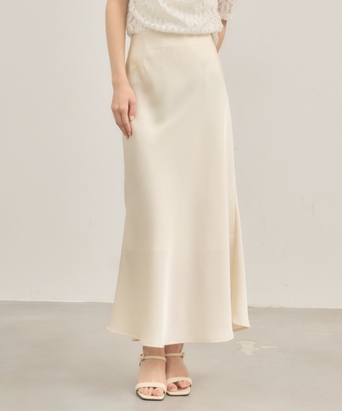 NEUNA（ヌナ）の「サテンマーメイドスカート（スカート・レディース・ブラック/アイボリー・FREE）」の10枚目の写真