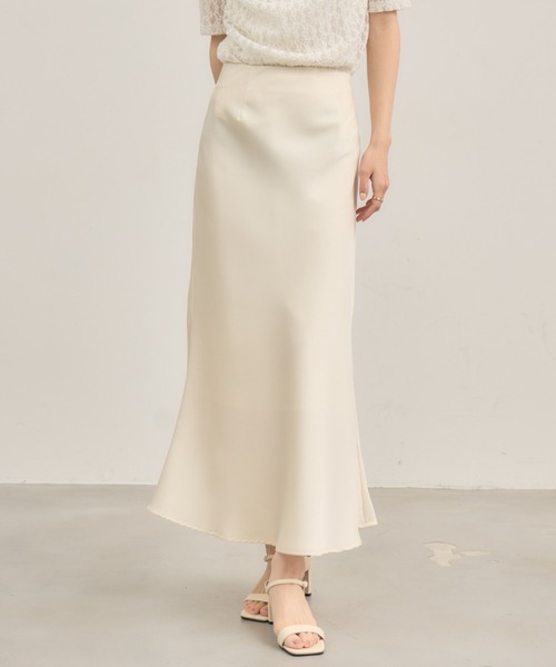 NEUNA（ヌナ）の「サテンマーメイドスカート（スカート・レディース・ブラック/アイボリー・FREE）」の11枚目の写真