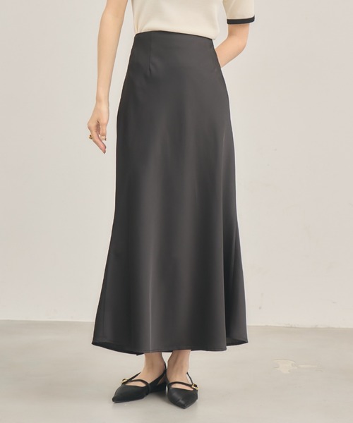 NEUNA（ヌナ）の「サテンマーメイドスカート（スカート・レディース・ブラック/アイボリー・FREE）」の22枚目の写真