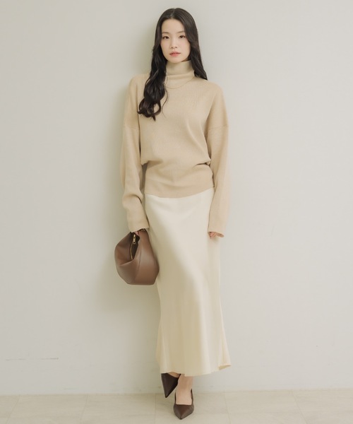 NEUNA（ヌナ）の「サテンマーメイドスカート（スカート・レディース・ブラック/アイボリー・FREE）」の7枚目の写真