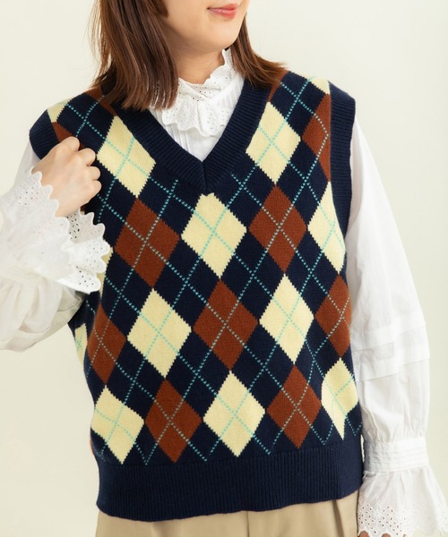 CHILD WOMAN（チャイルドウーマン）の「メリノウール アーガイルⅤネックベスト（ベスト・レディース・レッド/ネイビー・FREE）」の7枚目の写真