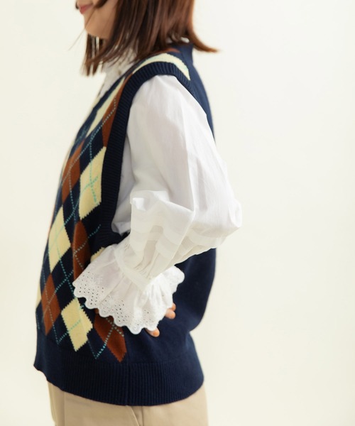 CHILD WOMAN（チャイルドウーマン）の「メリノウール アーガイルⅤネックベスト（ベスト・レディース・レッド/ネイビー・FREE）」の11枚目の写真