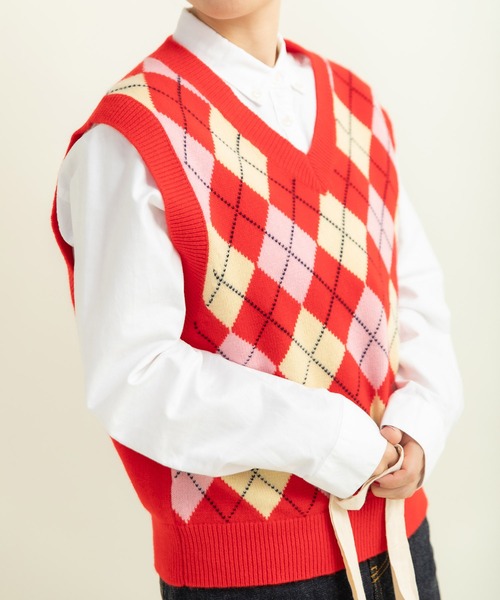 CHILD WOMAN（チャイルドウーマン）の「メリノウール アーガイルⅤネックベスト（ベスト・レディース・レッド/ネイビー・FREE）」の3枚目の写真