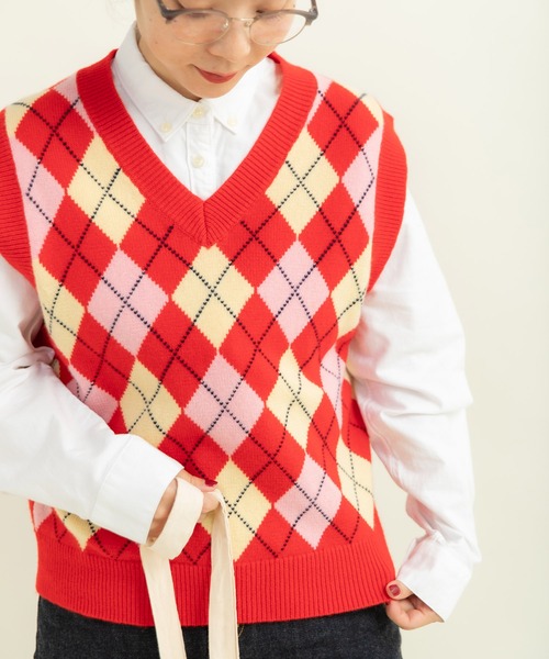 CHILD WOMAN（チャイルドウーマン）の「メリノウール アーガイルⅤネックベスト（ベスト・レディース・レッド/ネイビー・FREE）」の4枚目の写真
