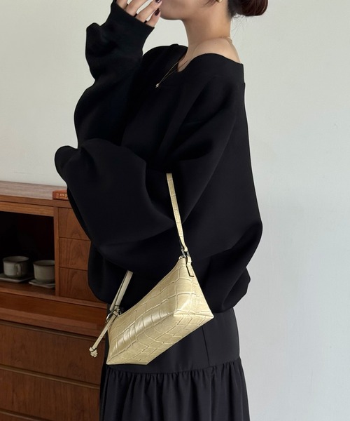 JUNOAH(ジュノア)の「ワンショルスリットスウェット(スウェット・レディース・ブルー系その他/ブラック/杢グレー・SMALL/MEDIUM/LARGE)」の8枚目の写真