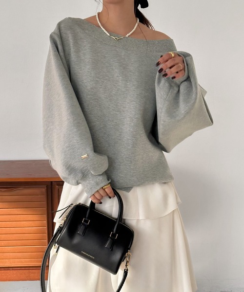 JUNOAH(ジュノア)の「ワンショルスリットスウェット(スウェット・レディース・ブルー系その他/ブラック/杢グレー・SMALL/MEDIUM/LARGE)」の10枚目の写真