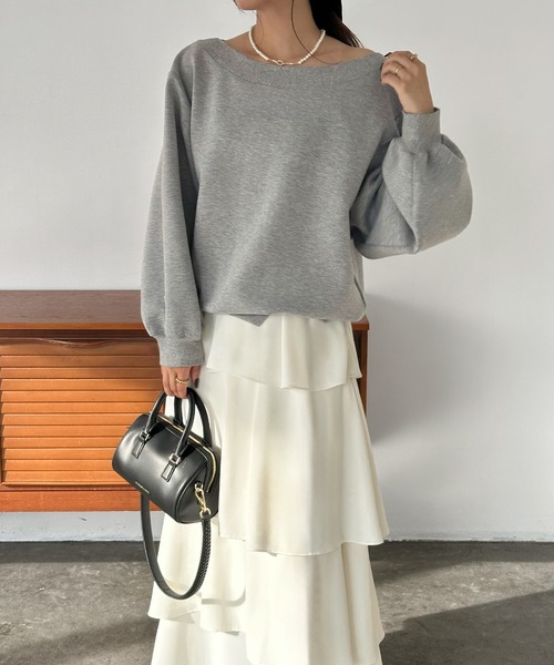 JUNOAH(ジュノア)の「ワンショルスリットスウェット(スウェット・レディース・ブルー系その他/ブラック/杢グレー・SMALL/MEDIUM/LARGE)」の11枚目の写真