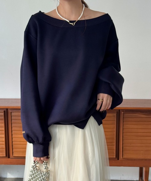 JUNOAH(ジュノア)の「ワンショルスリットスウェット(スウェット・レディース・ブルー系その他/ブラック/杢グレー・SMALL/MEDIUM/LARGE)」の16枚目の写真