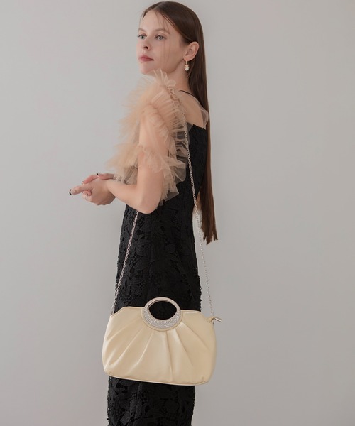 Leja(レジャ)の「【LEJA】サテンプリーツリングハンドル2WAYクラッチバッグ結婚式 パーティー 成人式 二次会 同窓会 お呼ばれ オケージョン 20代 30代(ハンドバッグ・レディース・ベージュ/ブラック・FREE)」の11枚目の写真