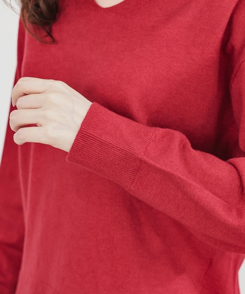 GLACIER lusso(グラシアルッソ)の「【Livaeco】Vネックニット(ニット/セーター・レディース・レッド/ターコイズブルー/杢グレー/アイボリー/ブラック・L/LL/M)」の14枚目の写真