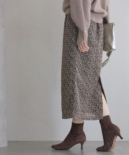 ジオメトリックレースタイトスカート