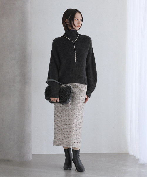 ジオメトリックレースタイトスカート