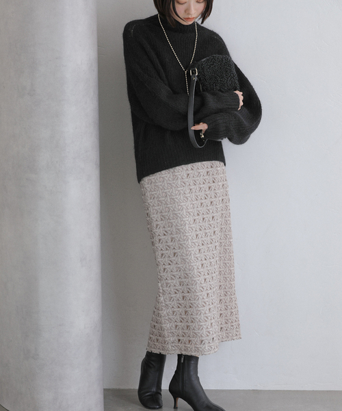 ジオメトリックレースタイトスカート