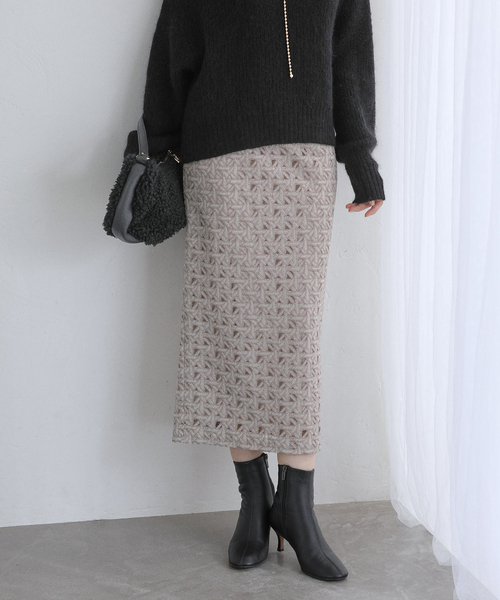 ジオメトリックレースタイトスカート