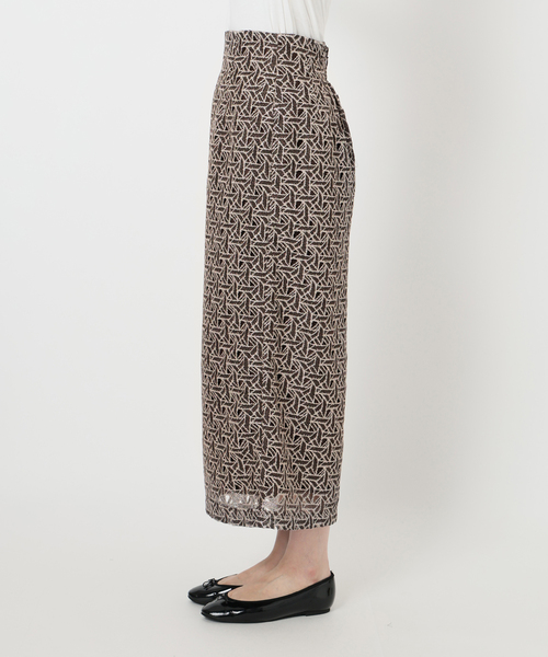 ジオメトリックレースタイトスカート