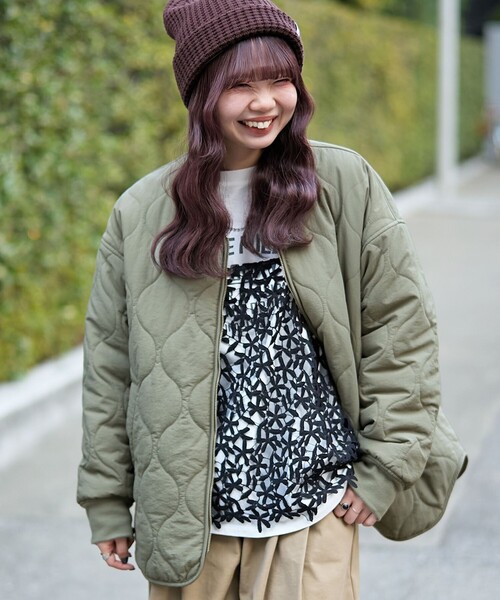 coen（コーエン）の「ノーカラー撥水キルティングブルゾン オーバーサイズ（ノーカラージャケット・レディース・ブラック/オリーブ/オフホワイト/ダークブラウン・M/L）」の4枚目の写真