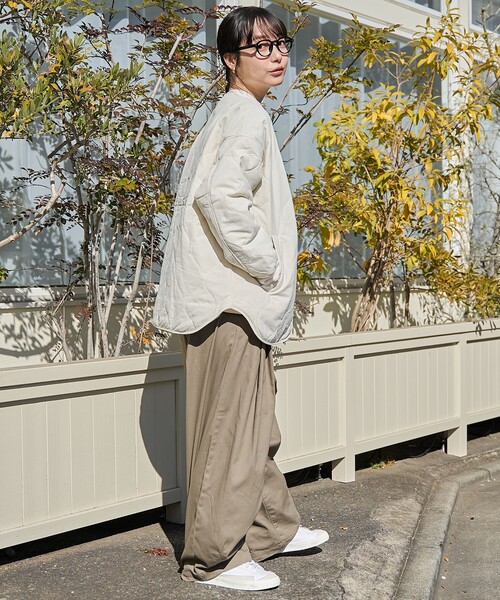 coen（コーエン）の「ノーカラー撥水キルティングブルゾン オーバーサイズ（ノーカラージャケット・レディース・ブラック/オリーブ/オフホワイト/ダークブラウン・M/L）」の6枚目の写真