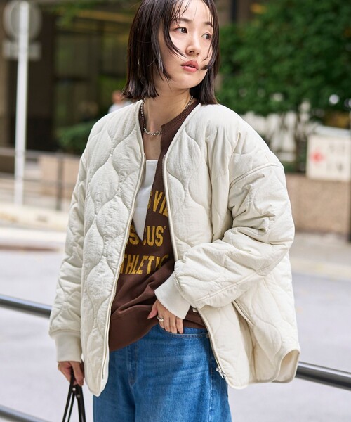 coen（コーエン）の「ノーカラー撥水キルティングブルゾン オーバーサイズ（ノーカラージャケット・レディース・ブラック/オリーブ/オフホワイト/ダークブラウン・M/L）」の10枚目の写真