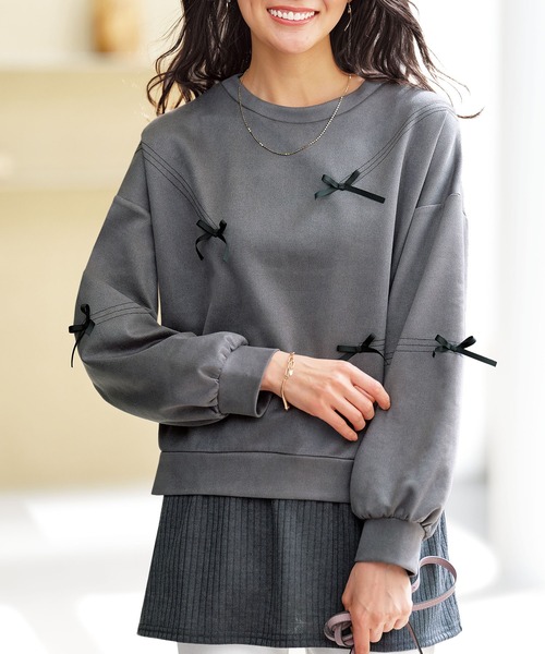 BELLUNA PLUS(ベルーナ)の「スエード調リボンモチーフチュニック(チュニック・レディース・グレー/ベージュ/チャコール・MEDIUM/LARGE/X-LARGE)」の2枚目の写真