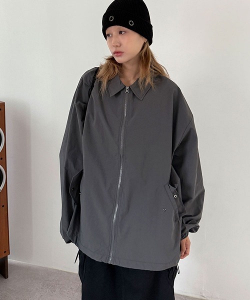 4INT.（フォイント）の「【UNISEX】ストリング ジップアップ ナイロン ジャケット（ナイロンジャケット・レディース・ブルー/ブラック/チャコール/オレンジ/ホワイト・FREE）」の3枚目の写真