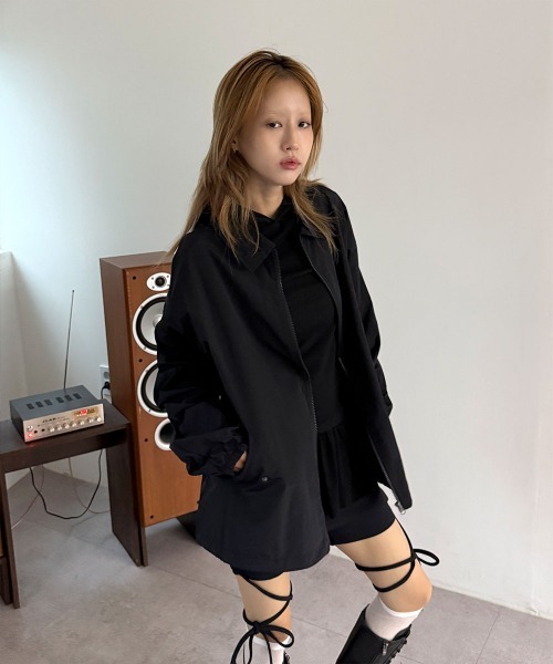 4INT.（フォイント）の「【UNISEX】ストリング ジップアップ ナイロン ジャケット（ナイロンジャケット・レディース・ブルー/ブラック/チャコール/オレンジ/ホワイト・FREE）」の8枚目の写真