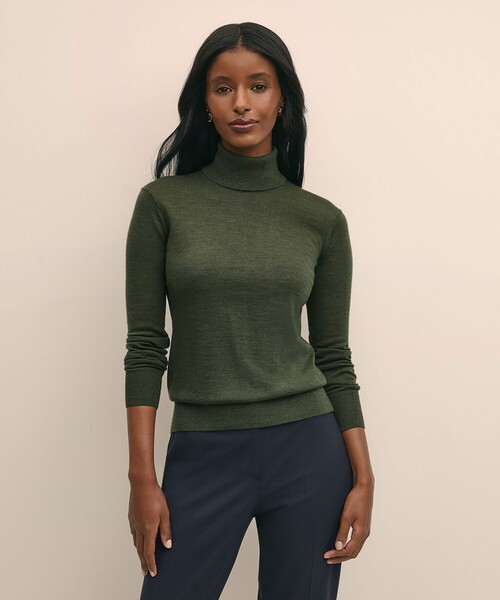BROOKS BROTHERS（ブルックスブラザーズ）の「メリノウール　タートルネックセーター（ニット/セーター・レディース・アイボリー/ダークグリーン/レッド・MEDIUM/SMALL/LARGE/X-SMALL）」の2枚目の写真
