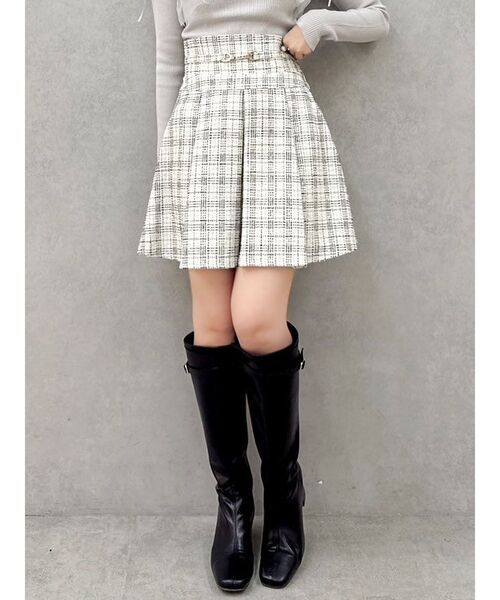 dazzlin（ダズリン）の「ビットマークフレアミニスカート（スカート・レディース・ブラック/アイボリー/レッド・SMALL/MEDIUM）」の2枚目の写真