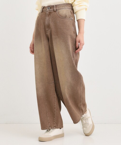 Cutie Blonde（キューティーブロンド）の「【S-LL】立体カーブデニムパンツ（デニムパンツ・レディース・ブルー/ダークブラウン/ブラック・04/03/02/01）」の2枚目の写真